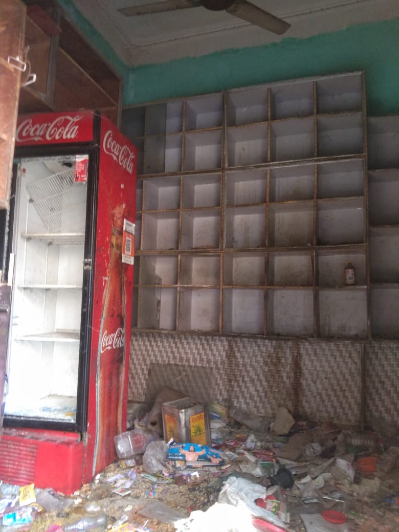 thoumayestnow's tweet photo. Now raising for Irfan &amp; family. They fled for safety with the help of their neighbours but the mob destroyed his home and kirana store. Irfan has 3 daughters and a wife and is desperate to start earning a living again. Help amplify &amp; please donate. DM me for details. #Delhirelief https://t.co/CizH6dczSg