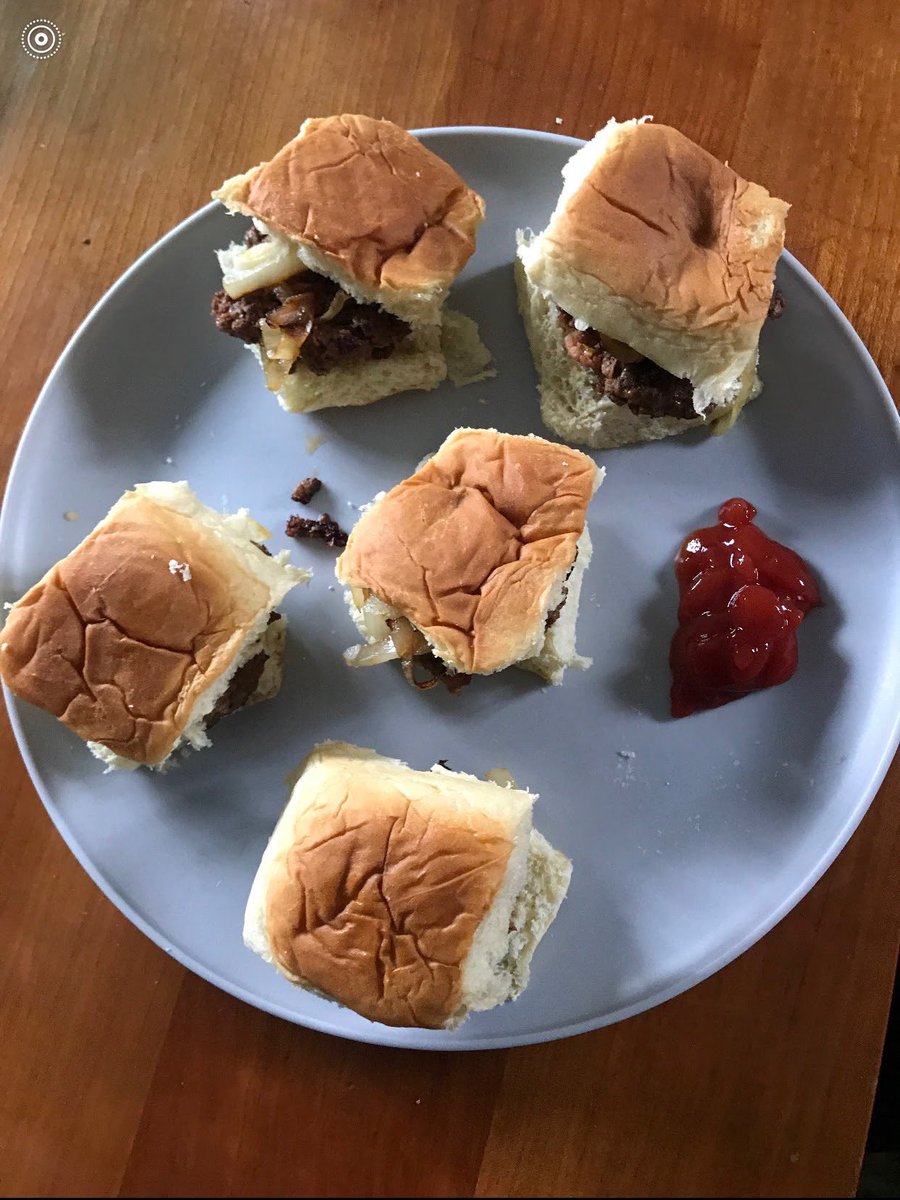 MsSterba's tweet photo. It is the COOLEST thing to see students WANTING to cook at home and take what we are learning and apply it in their every day life. #advancedculinary @glencrestms @ccsd89 https://t.co/wTzDqcHISi