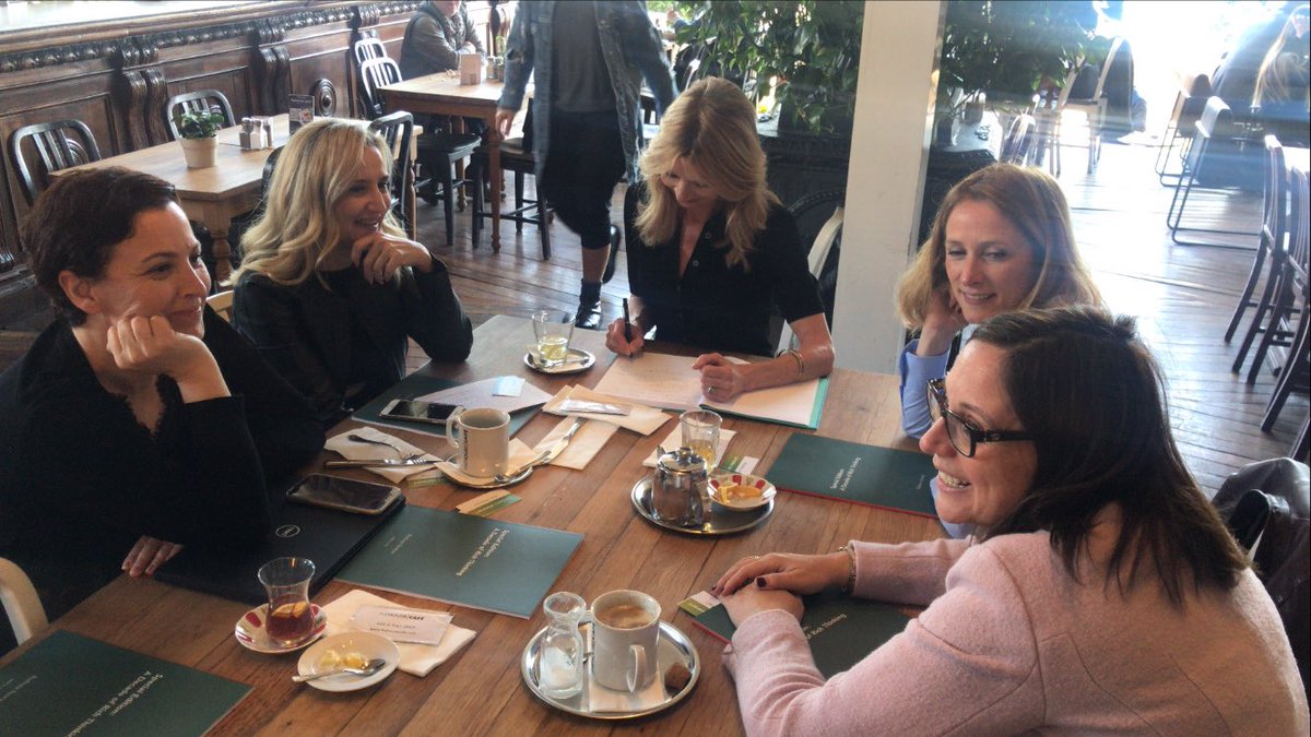 OzlemYanmaz2's tweet photo. I am humbled by the invitation of Barbara Stewart, one of the leading researchers specializing in women &amp; finance, on March 12th to her Rich Thinking Financial Salon. I had the great opportunity to discuss with and learn from Hayriye Karadeniz, Sandrine Ramboux, and Çiğdem Penn! https://t.co/HIZNHG5mwh