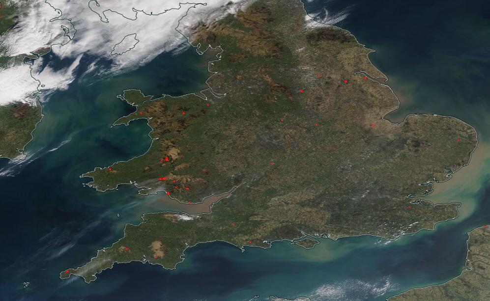 DrTELS's tweet photo. The UK's wildfire season has started. #WinterHill (Lancs) on fire again. Other hotspots in Wales, and large parts of England &amp; Wales with high/very-high Fire Severity Index forecast for tomorrow. It's dry out there!
Photo via @Walton_FIRE 
#wildfire https://t.co/SwzFAXwlCK