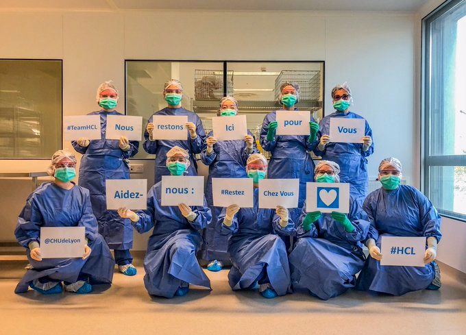 CHUdeLyon's tweet photo. Les équipes pharmaceutiques des #HCL assurent leurs activités dans un contexte inédit. Un rôle essentiel pour les patients, les soignants, les médecins et les chercheurs à l’heure du #COVID19. Retrouvez l'article intégral ici ➡️ https://t.co/wOFB0GIhiG https://t.co/L6GDR8ASse