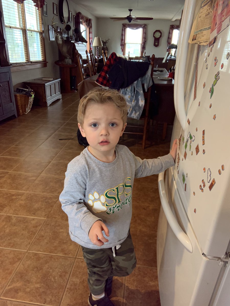 Lmhoney's tweet photo. Spirit wear fun! #stpaulstrong https://t.co/p8BPo4yYS5