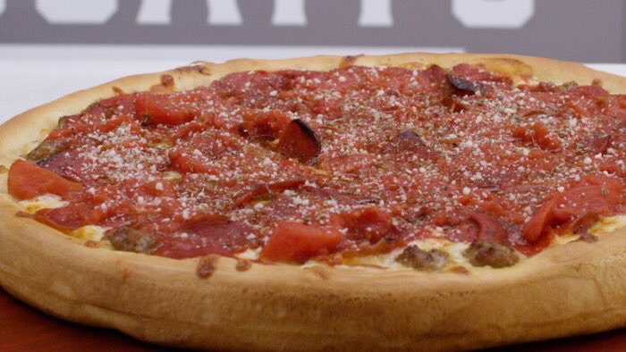 🍕We love Friday here at Rosati’s Pizza! Celebrate the best night for pizza with us this FRI-YAY. Stay in, we deliver your favorite pizzas, pastas &amp; more!
Call or click today @ rosatispizza.com 🚗
#pizza  #friyay #familytime #pizzadelivery #thincrustpizza #deepdishpizza