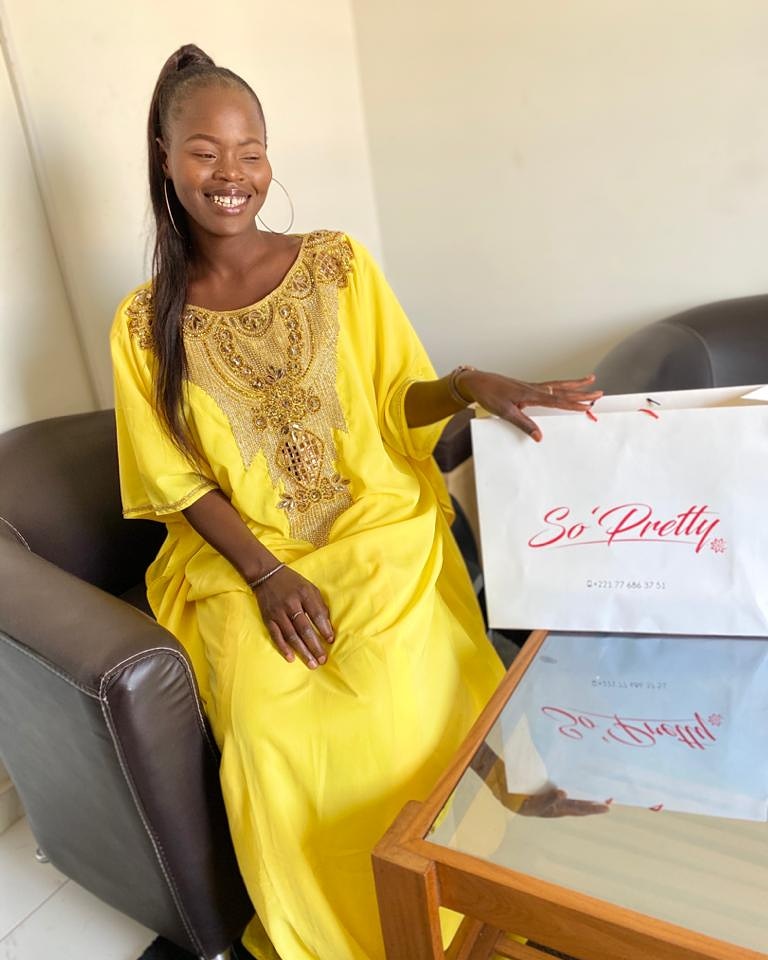 SoPrettySN's tweet photo. Prix :25.000 f CFA
WhatsApp : 778831987
Livraison : @yobanteYES
#soprettysn #pretty #hijab #abaya #africaine #soprettysn #senegalesebeauty #stayathome https://t.co/8ZpN46d7c7