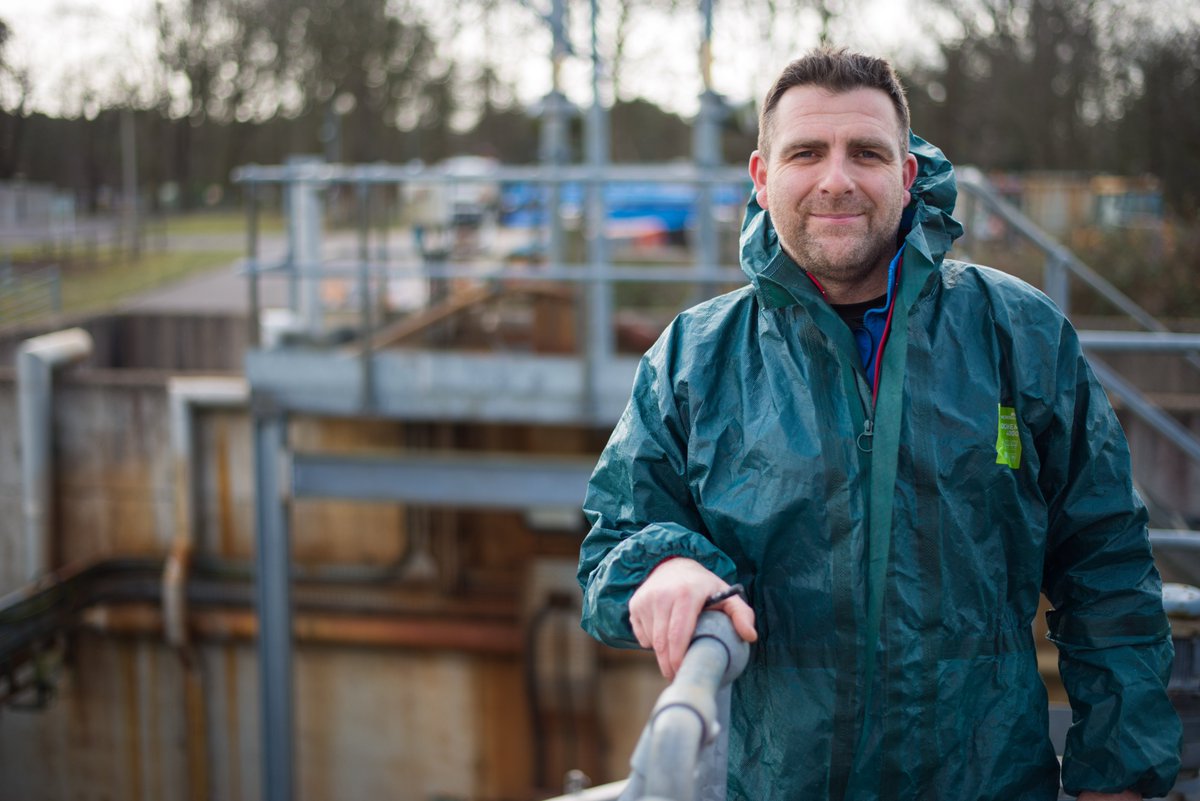 NorthumbrianH2O's tweet photo. In order to make sure we all have a supply of clean water 24/7 our water and sewerage teams are out on the ground carrying out essential work to our networks. 

Our teams are out safely working so you can #StayAtHome #KeepBritainFlowing https://t.co/bNMbAisozG