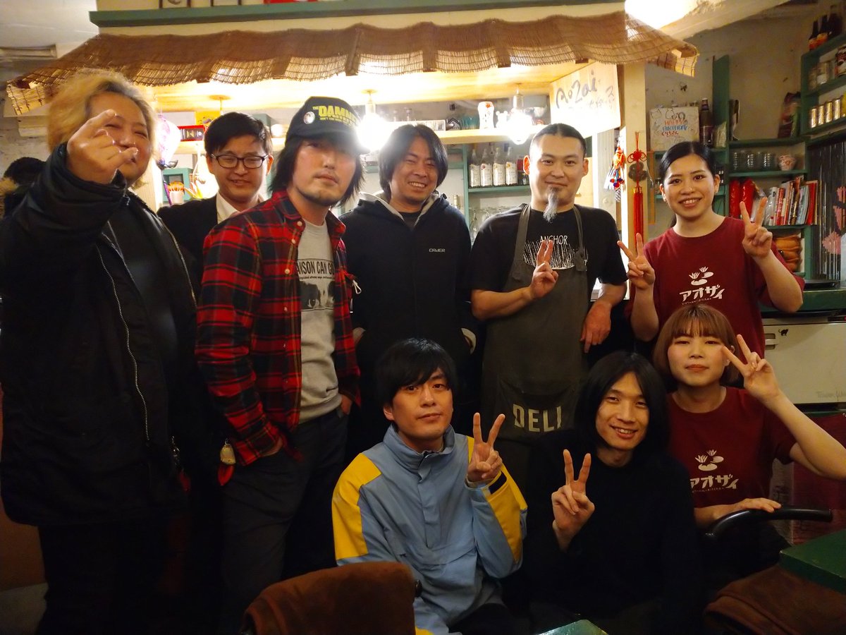 pirocawa1971's tweet photo. 今夜はアオザイで酔い夜を過ごしました。

クラッチありがとね☆ https://t.co/2RL7y5cVBj