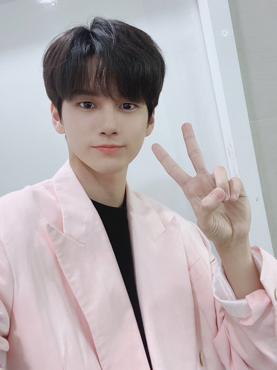 옹성우(ONG SEONG WU) tweet media