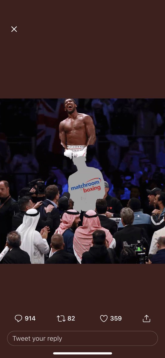 realgavinwalsh's tweet photo. @MatchroomBoxing @EddieHearn @SkySports Looks like @anthonyfjoshua is enjoying himself here. 😂😂 https://t.co/I7e6rn5Sp4