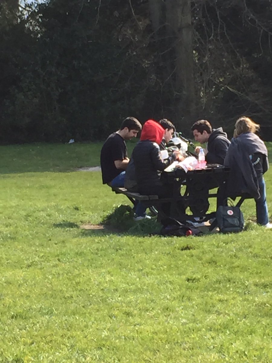 Young people you are not invincible. For goodness sake keep your distance and protect yourselves and the NHS. Seen in Victoria Park today ⁦<a href="/WeLoveBath/">Love Bath</a>⁩