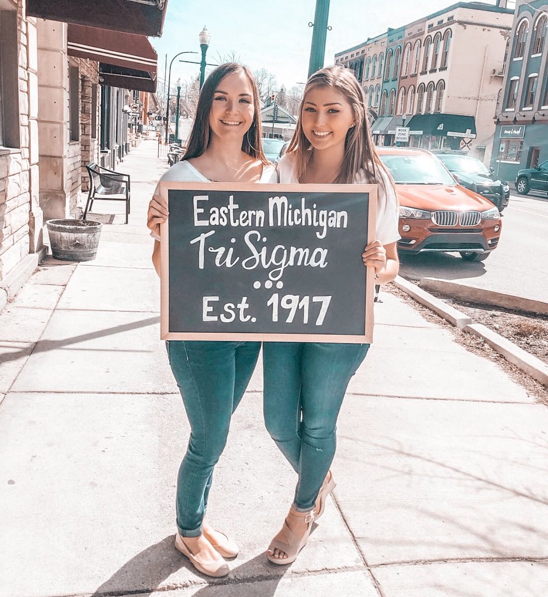Tri Sigma ✩ Omicron tweet media