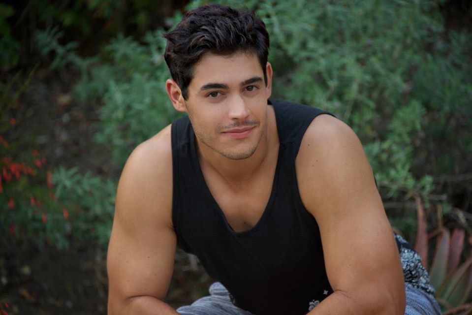 RobMantellini's tweet photo. ™♦ Como evitar extrañarte sí más te necesito.❤️😘 https://t.co/3GWDj88mGL