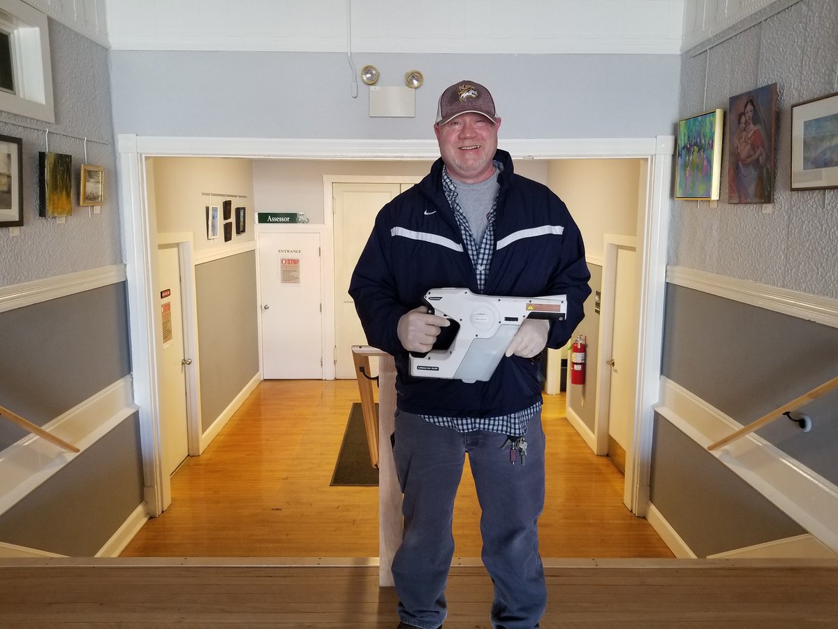 CityofAmesbury's tweet photo. Thank you to our friends at @WhittierTechHS and @Whittier_Super for offering to have Bob from their maintenance team come disinfect City Hall, the Police Station and the Fire Station! #Teamwork https://t.co/7gK8rkZ2S0