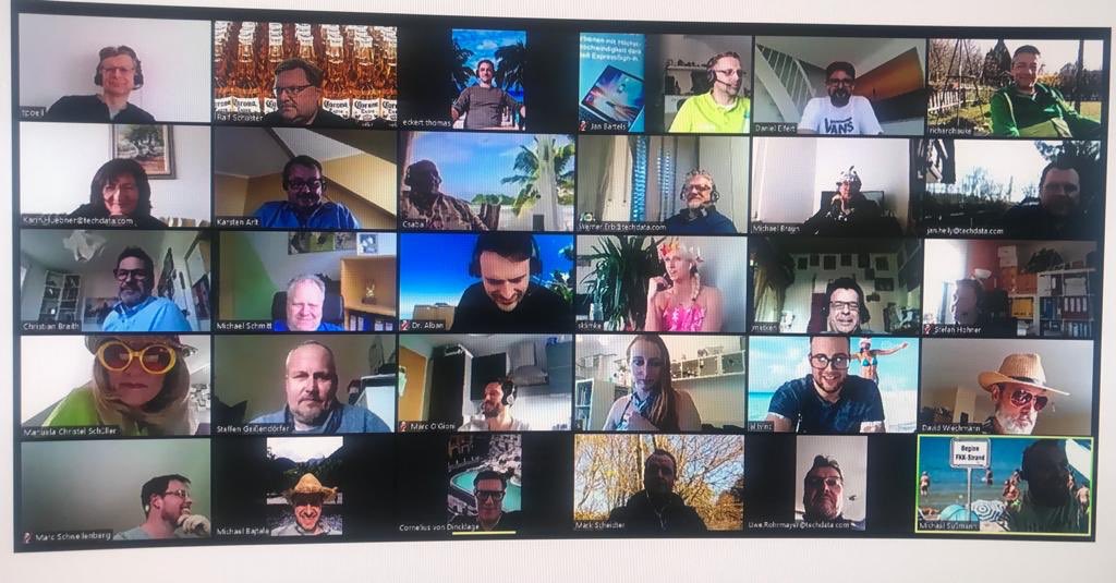 ManuelaSchuller's tweet photo. Unser #TechData #dellemc Team #fridaybeerat4 - wir sind mit social distancing + Home Office für euch da! Wir beenden humorvoll und gemeinsam die Woche. #Wirsindfuereuchda 
#ZuhauseBleiben #humorvollbleiben #FlattenTheCurve #stayathome 
#TransformingTechDataDigitally https://t.co/axjcoUEoqI