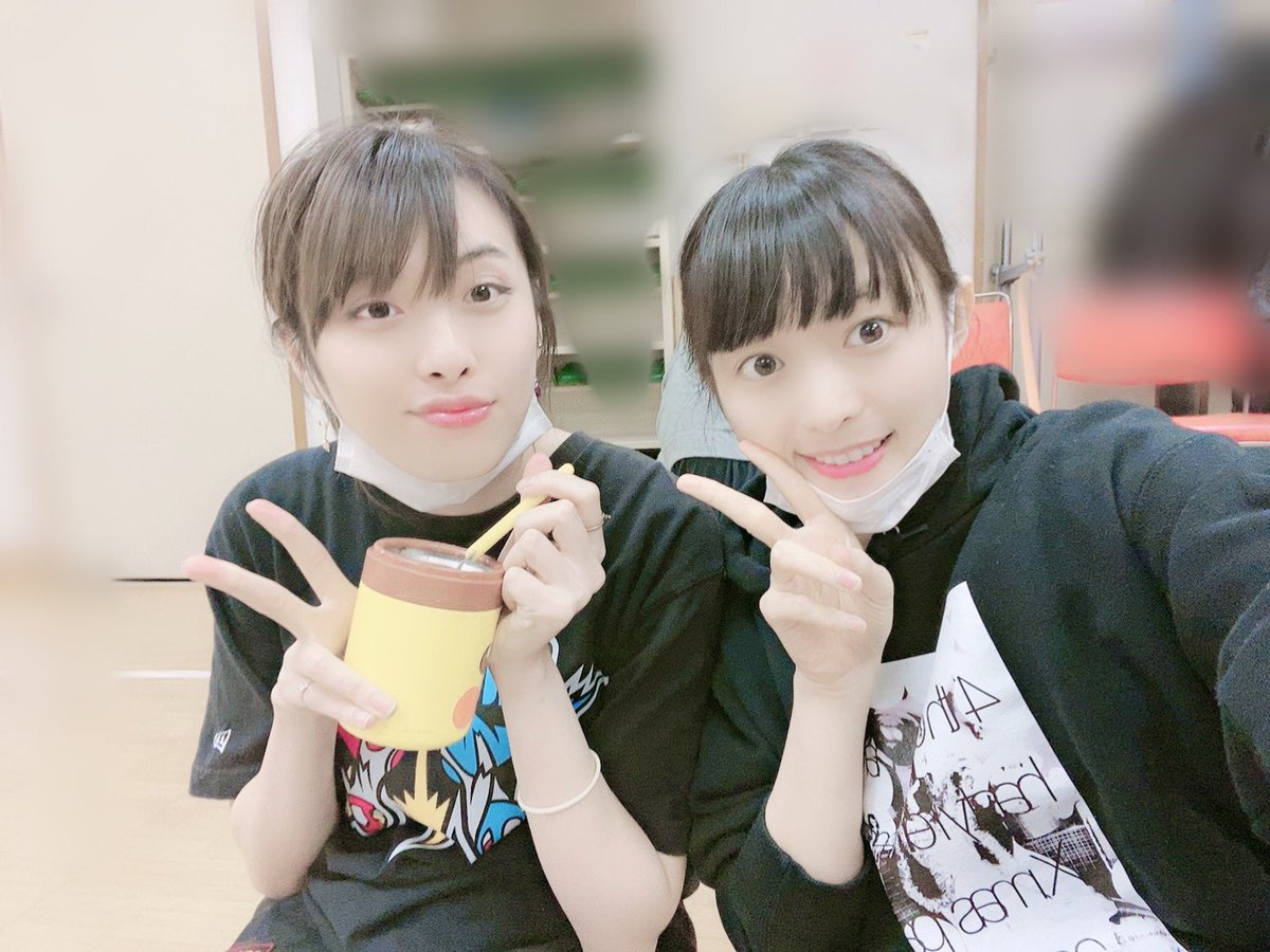 aizawa_kasumi's tweet photo. 稽古初日
本読みしながら念入りに
ディスカッション
はじめての演出の感じがとっても新鮮です！

稽古初日から勝手にプレッシャーを感じると言う珍しい感じです。
それだけ大切な役を頂いていて
担わせてもらえてると言う事も体感してます！
もっと心に負荷をかけて
役を深めて行くぞー！！

#幽恋慕 https://t.co/JDwUYx9jfZ