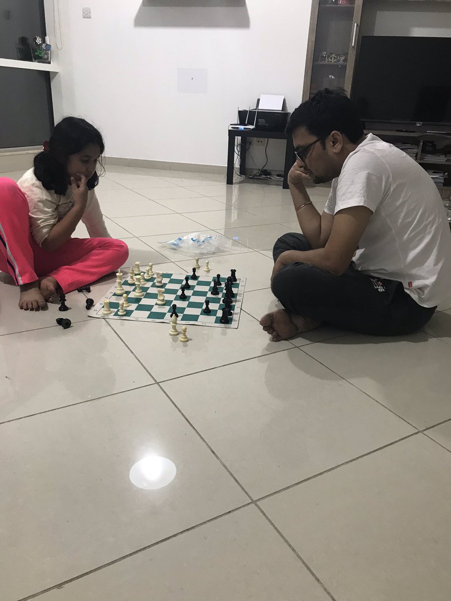PratyushaJain1's tweet photo. #fatherdaughtergoal #chesssession https://t.co/uBhHPEBvPg