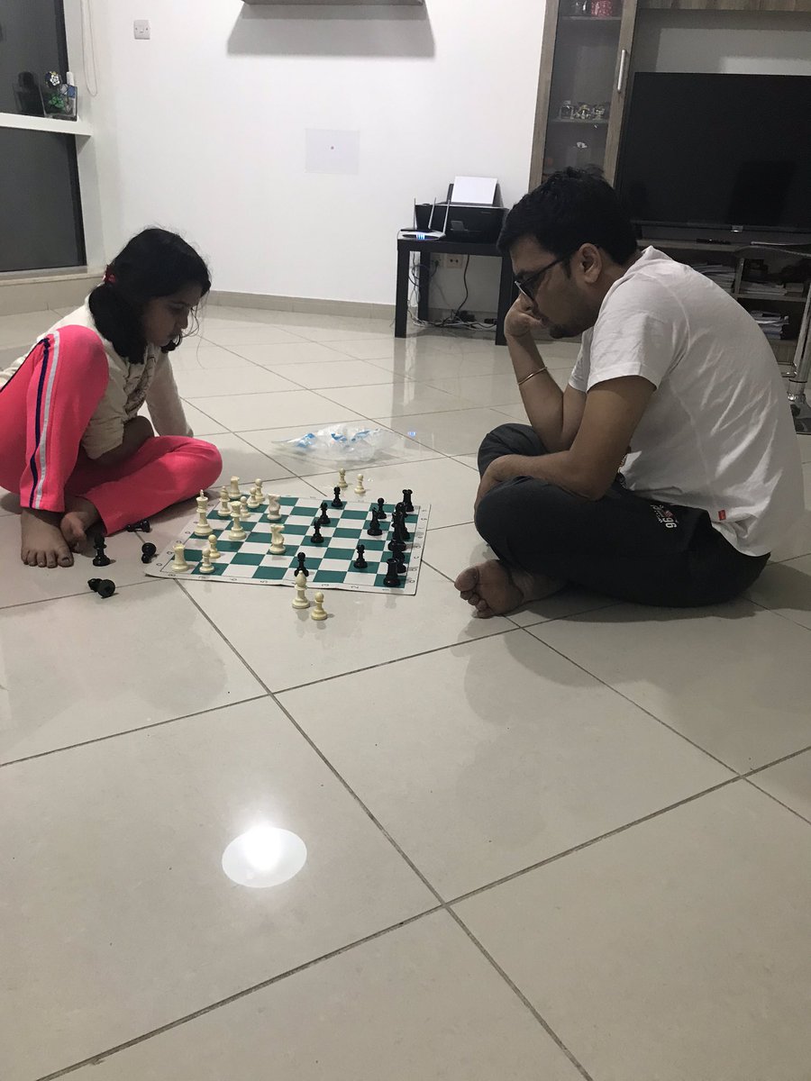 PratyushaJain1's tweet photo. #fatherdaughtergoal #chesssession https://t.co/uBhHPEBvPg