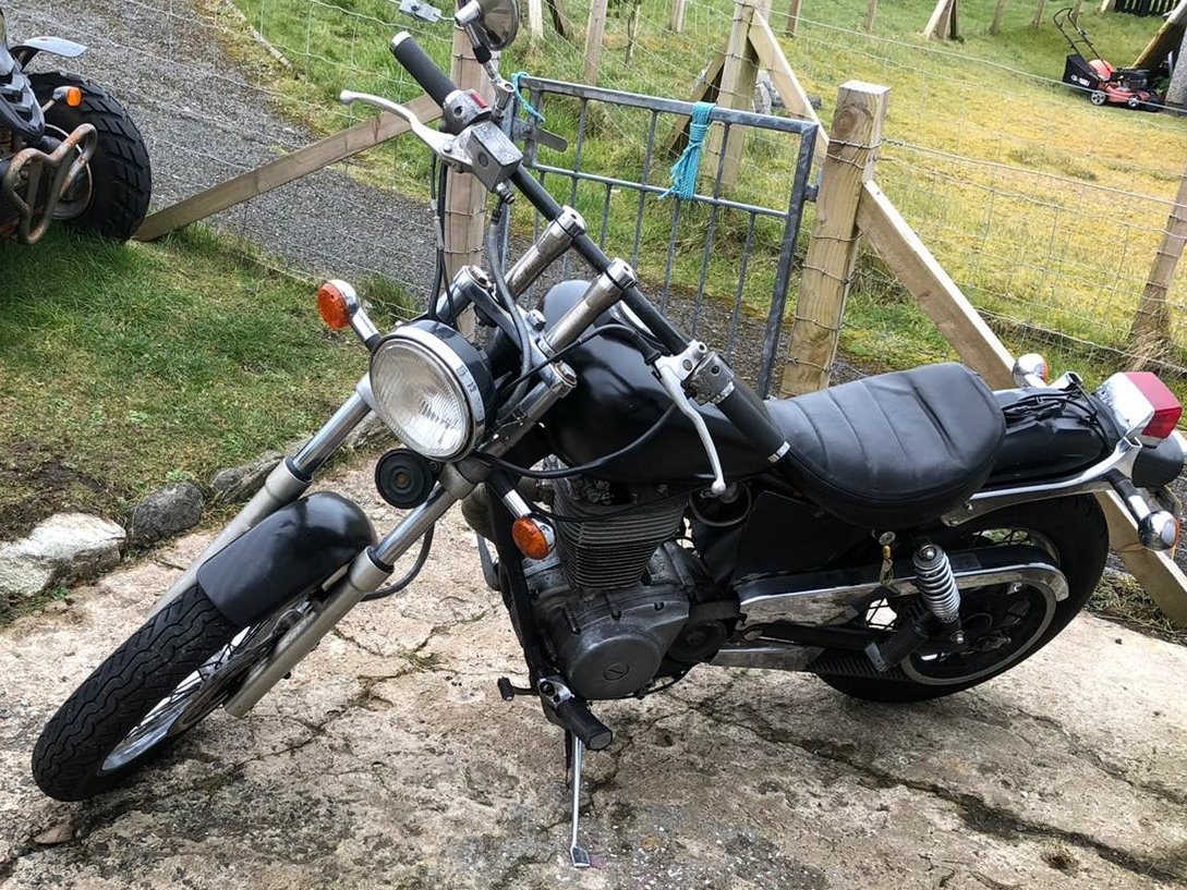 BulldogBDX's tweet photo. Well it's #Friday & it's #Alreadyathometime so just finishing my cup of #Tea with the #legend that is #RayMcCullough & that's me. Leave you with a #Savage650 just in from #WesternIsles for #FairlyrareFriday π https://t.co/xaHjUI5OOj