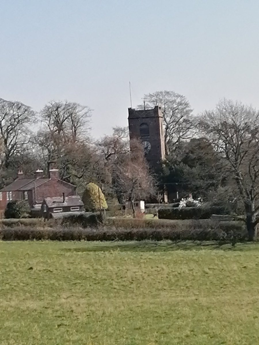 cdon82's tweet photo. A few snaps on a walk behind the house. Lucky is nice weather and not stuck in a built up area. @ShitChester #greatbarrow #IsolationLife https://t.co/JgDEnxadkZ