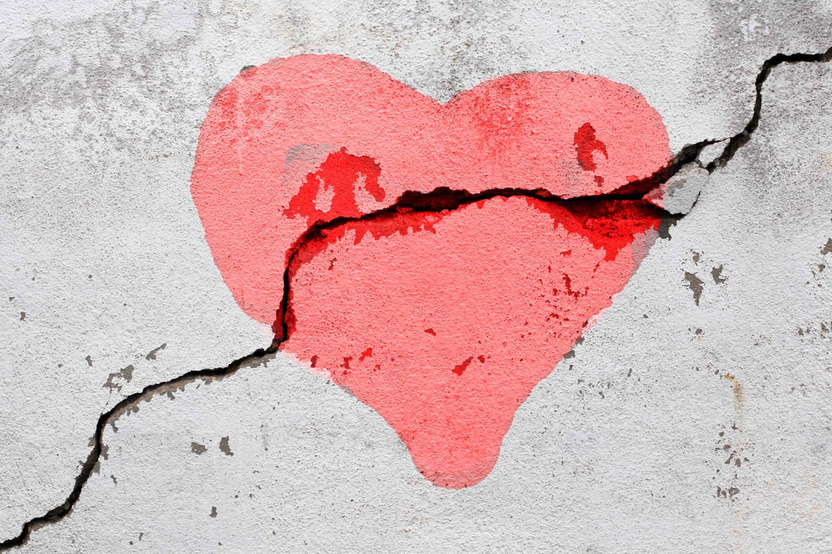 BoothAJournal's tweet photo. "But that’s not what my heart is, something
as simple as a knot, a wisp of chain turned
against itself"
Untangle - poetry by @DrScaredWriter
#boothfam
https://t.co/etXKiWQOnf https://t.co/1cpwnTe5wk