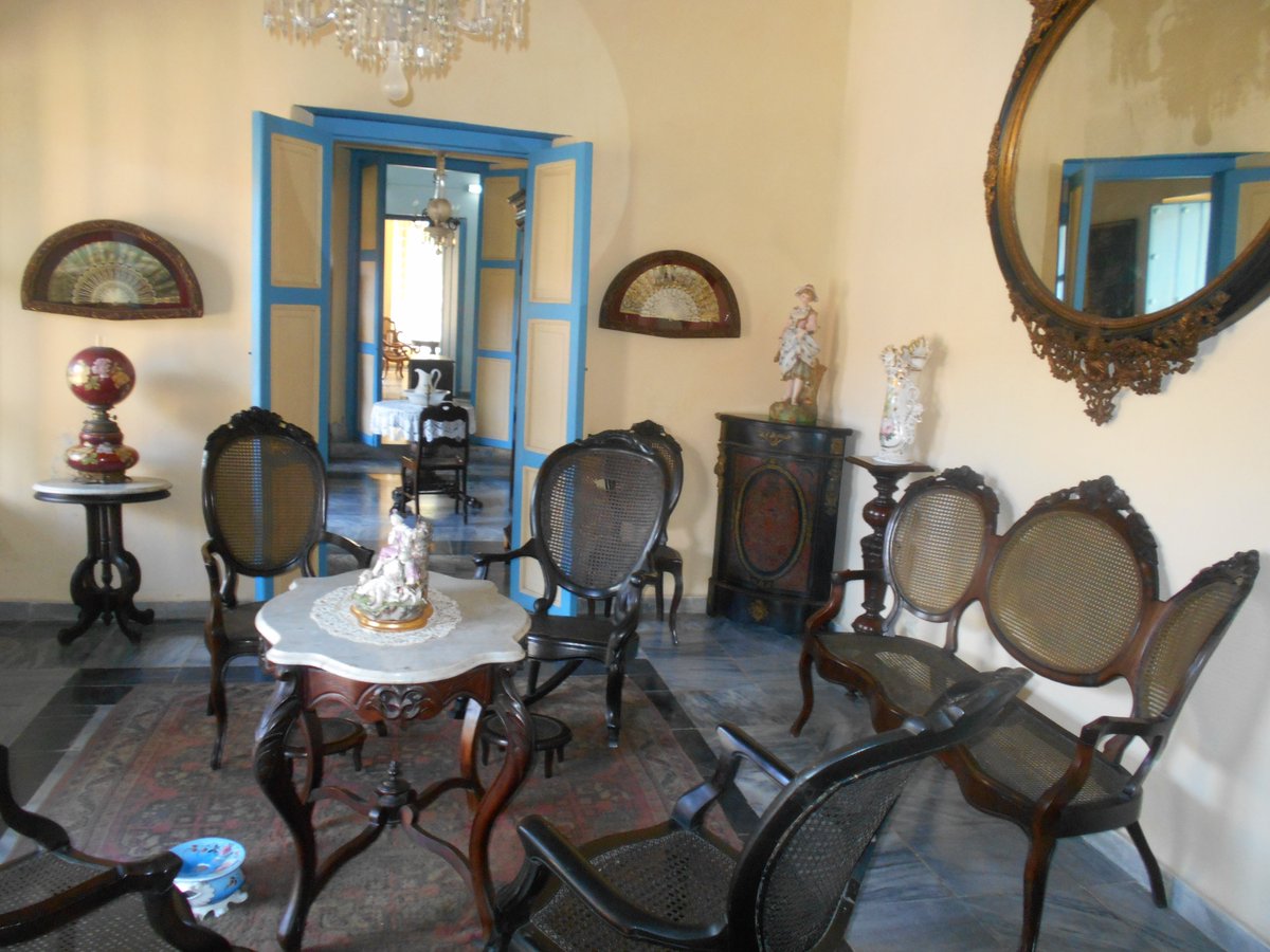 JosAnto09677606's tweet photo. Santa Clara tiene uno de los museos de artes decorativas más completos de Cuba, con una muestra importante de muebles de factura nacional,vidrios y cerámicas europeas. Es un lugar para no dejar de visitar. !Y qué decir de su colección de pinturas!
@patrimonio_Cuba https://t.co/ScJWweUWJT