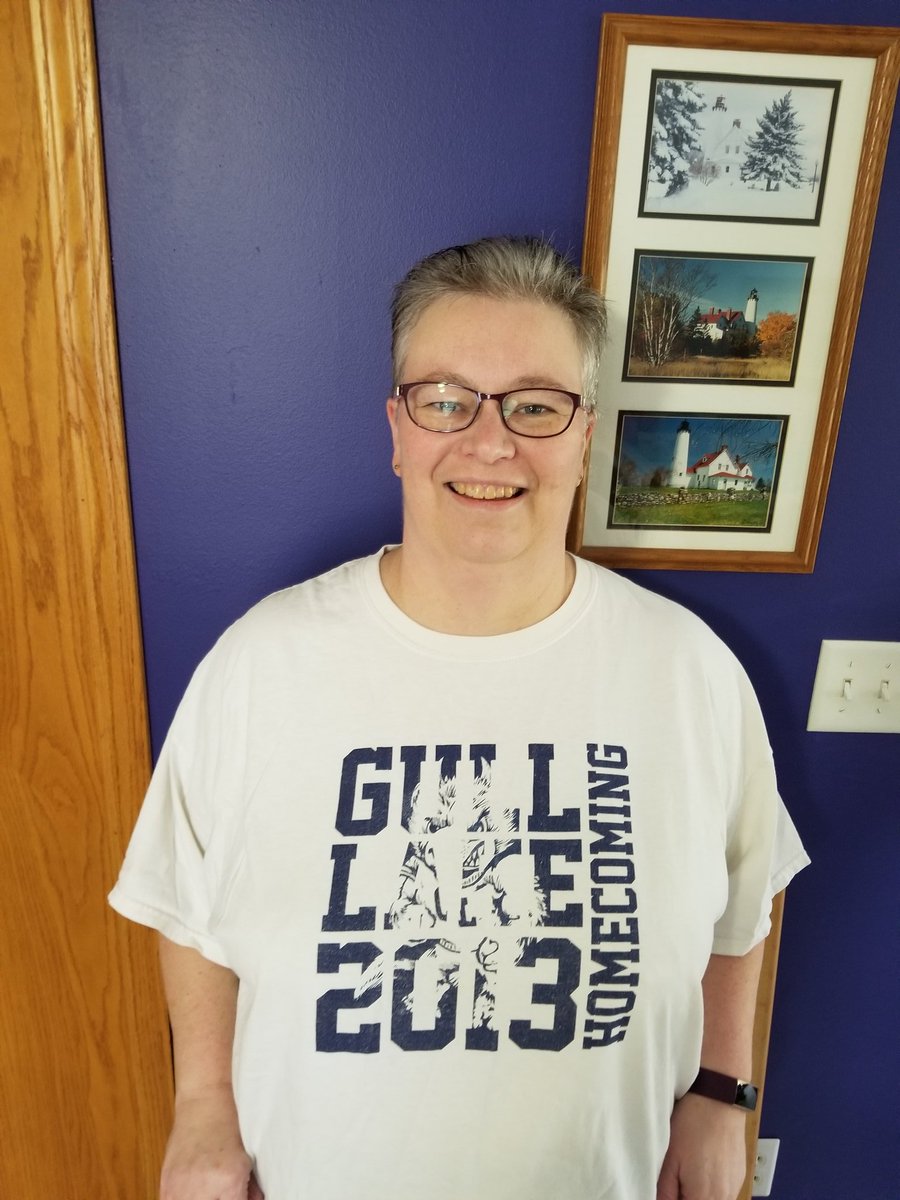 PeggyWitteveen's tweet photo. Throwback GL gear for #glcsvirtualspiritweek #glcsms https://t.co/Uy3gQQaY8K