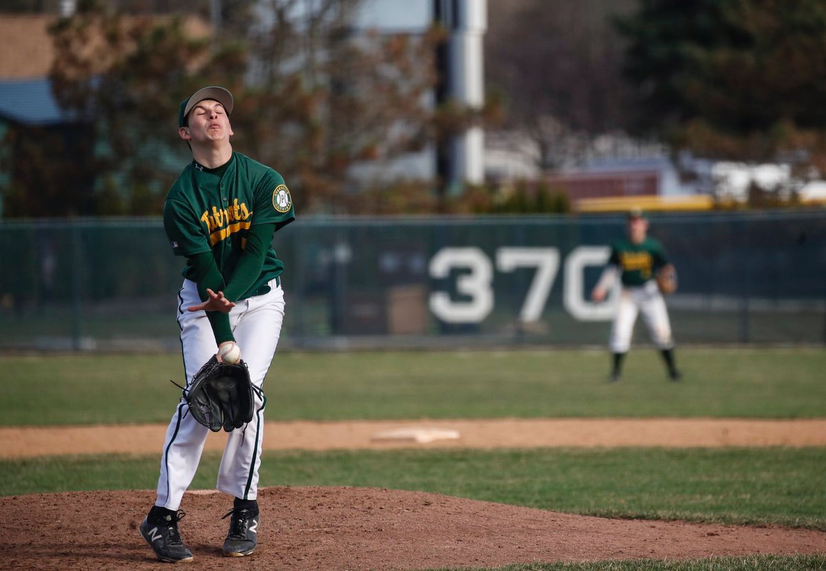 NBOTD: Senior LHP Frank Carris
-Born in Long Grove, IL
-One item he would take to a deserted island: A big boat “(the titanic to be specific)”
-Fun Fact: His Spanish name is Barbara