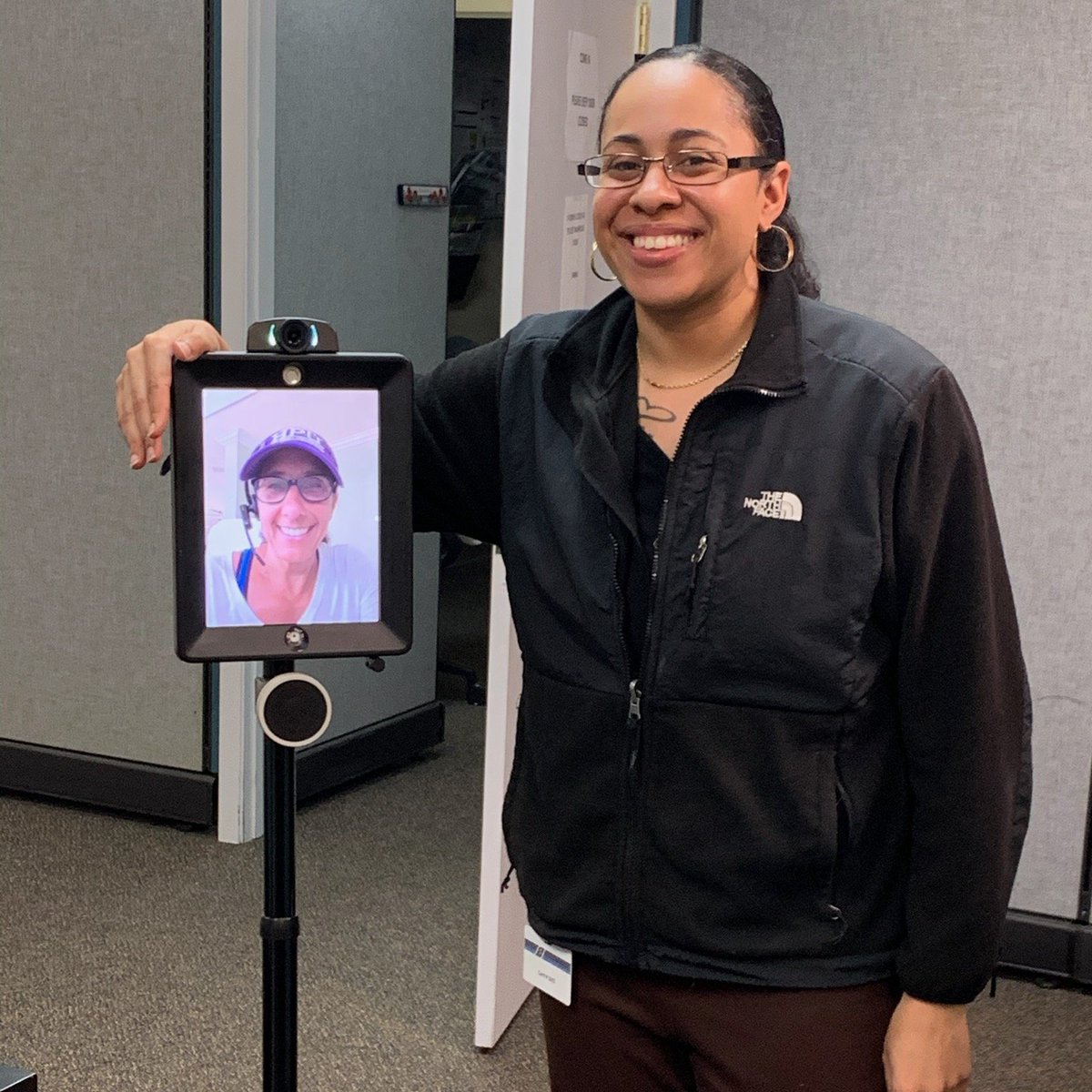 Marcy Budd practicing safe social distancing with the Budd-E robot!
#buddvanlines #SocialDistanacing #bvlkeepingitmoving #movingcompany