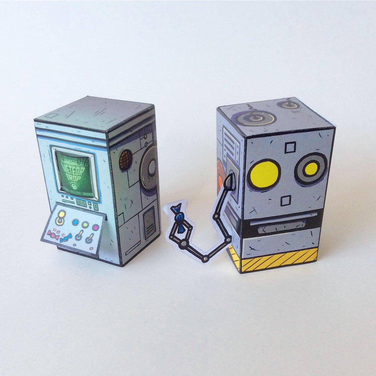 ScottA_Ford's tweet photo. My #ArkLand papercrafts that come with my new book now available for preorder! 👾📚 #papercraft #illustration #digitalart #videogames #robot #arcade #graphicnovel #comics #comicbook #indiecomics https://t.co/u40TDBlUiv