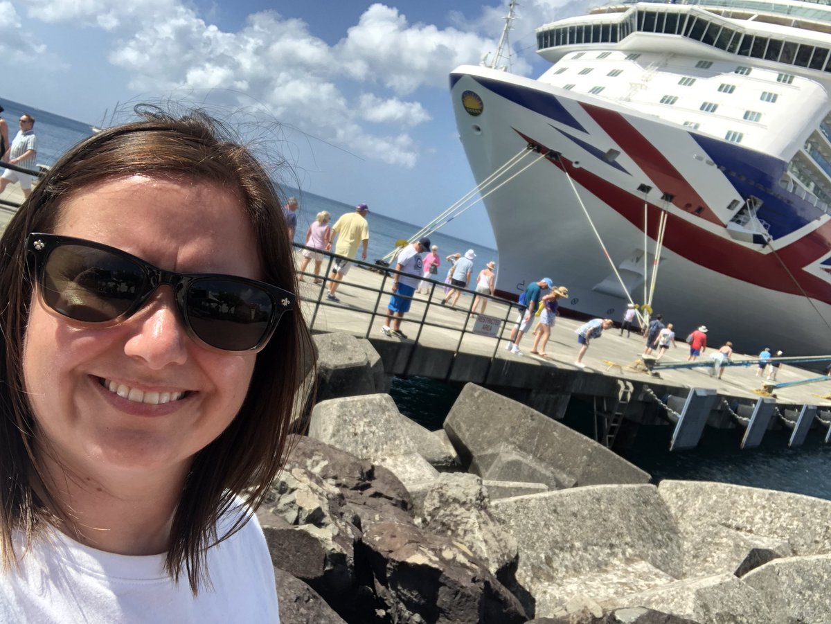 cruiselifestyl's tweet image. #FlashbackFridayz theme #Happy with hosts @carpediemeire @TravelBugsWorld @Adventuringgal @TrippaTrips @jasontravelblog

Cruising makes me happy. Can you tell? 

1/2. Grenada
3. Suez Canal
4. Royal Princess Sky walk