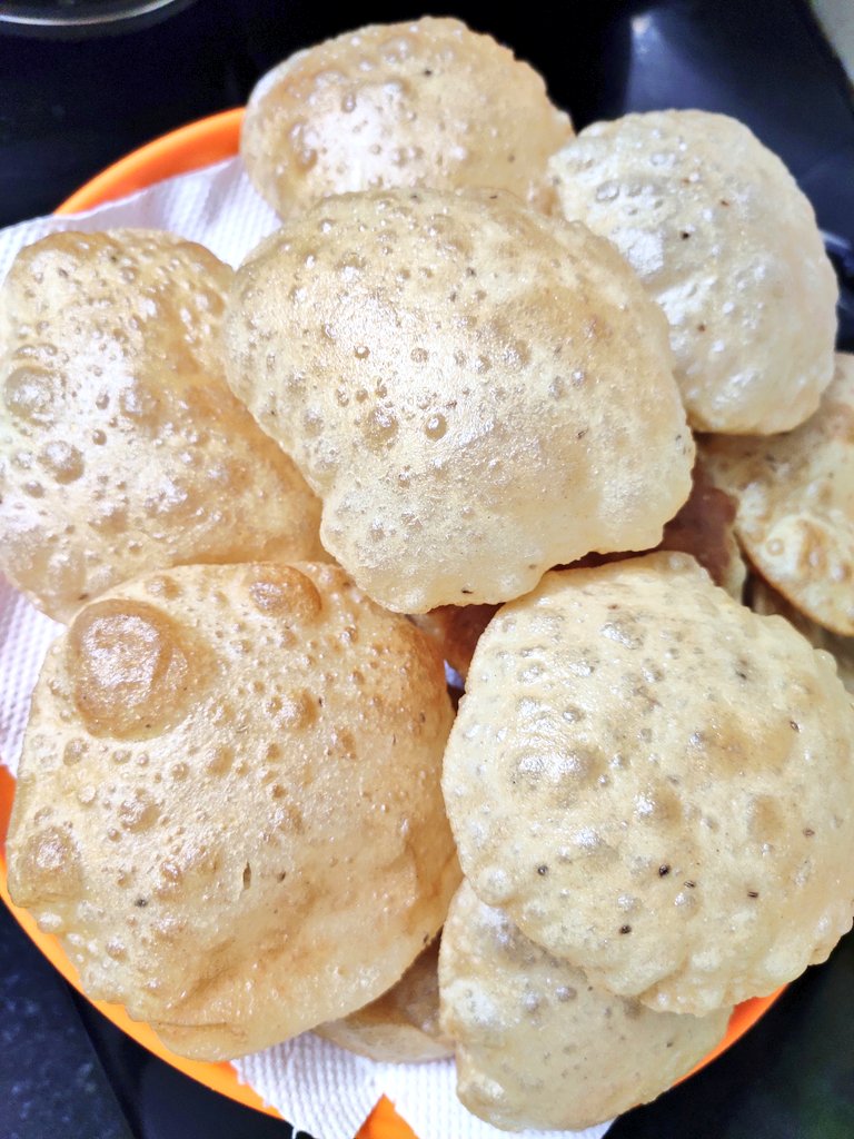 Yaaaay... Successfully made my fav ajwain puri from scratch (making puri dough is also tricky business)  #jogacooks  #Lockdown21