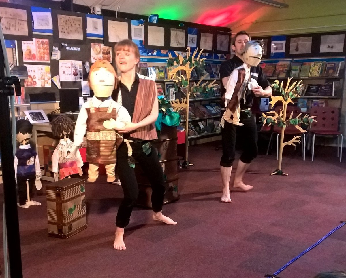 gloslibs's tweet photo. It's #WorldTheatreDay and we wanted to share the theatre events we have had in our libraries in recent years-
From the Tempest, Bardolph's Box, Midsummer Night's Dream +Plink and Boo!
Thanks to theatres 🎭  for sharing the magic
#ArtofLibraries @CSS_theatre @UpTheRdTheatre https://t.co/NTByZrPHrw