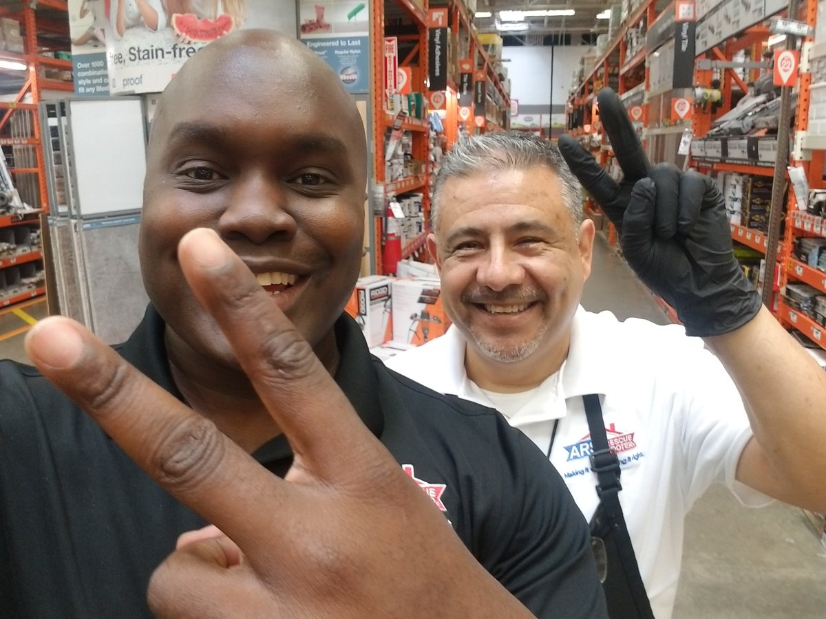 ChrisatARS1's tweet photo. Jose @6501 helping customers with HVAC needs!!! https://t.co/sdp80AX1Qo