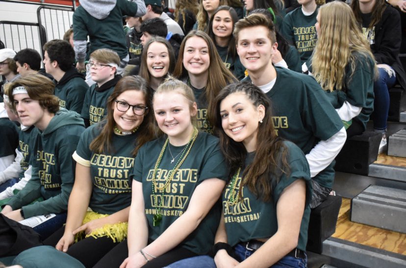mollykcarney's tweet photo. green &amp;&amp;&amp; gold #TeamJackPot 💰 #hpshomespirit2020 https://t.co/d4BKW0lbZW