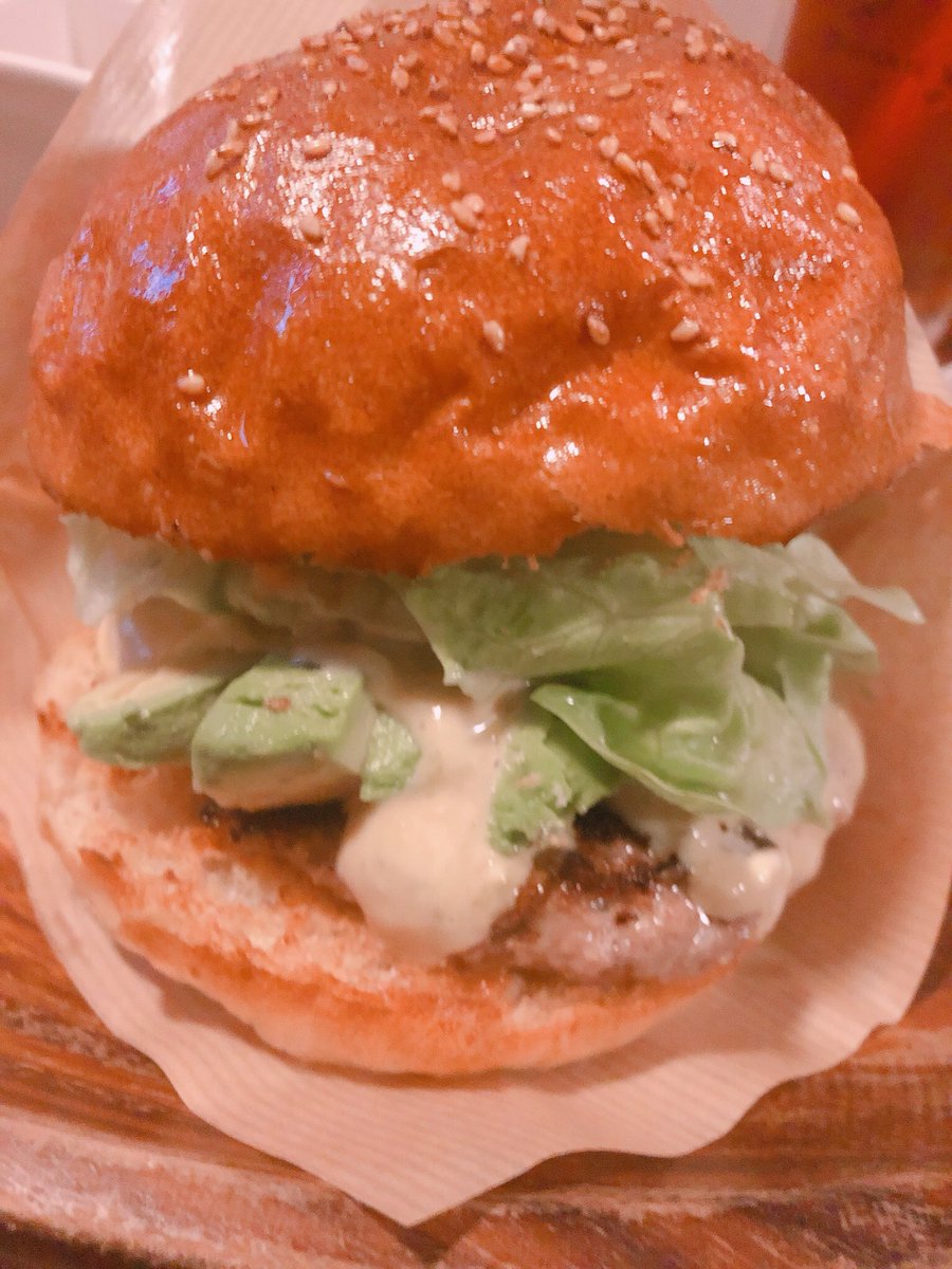 tu_kun_tsubasa's tweet photo. とよザップ in ハンバーガー
#NIZEYANIZE
#近江牛エッグバーガー
#近江牛白味噌バーガー
#近江牛アボガドワサビバーガー https://t.co/iMOsLCxVQg