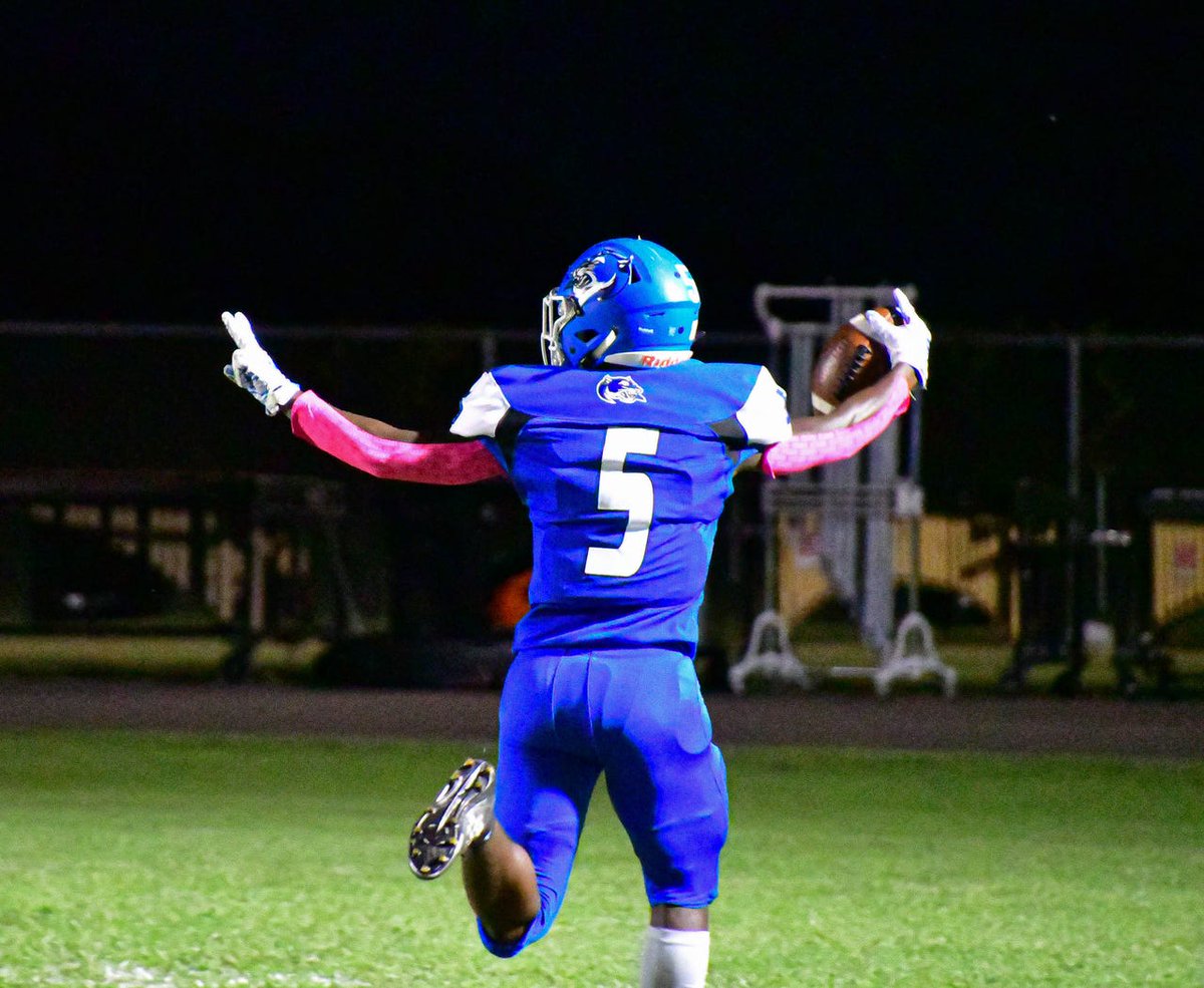 coachainsley's tweet photo. Class of 21 prospect
Chatavion Perry
 SS/FS
4.65 speed
Big hitter , great in space
@NOFACE261 
@larryblustein 
@raefsu23 @Jeff_XOS https://t.co/wztkpeZvr8
