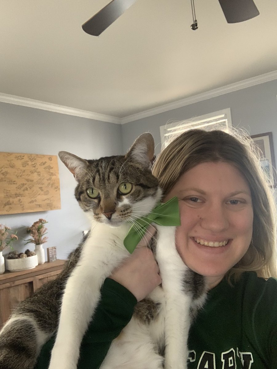 kcoxscience's tweet photo. On Fridays, we wear green. #ImpPride @eastcarymiddle https://t.co/cI5b6eFG94
