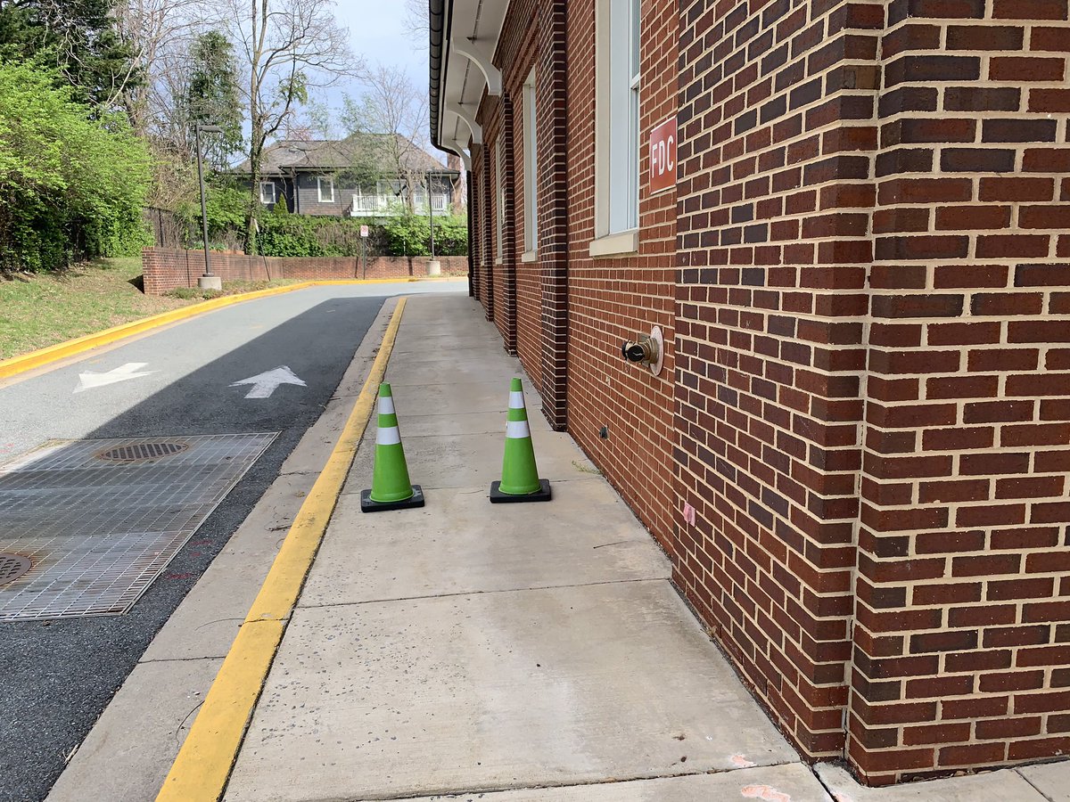 SomersetES's tweet photo. Somerset is ready for Chromebook distribution! #WeAreAllInThisTogether https://t.co/B4WhwMSQyM