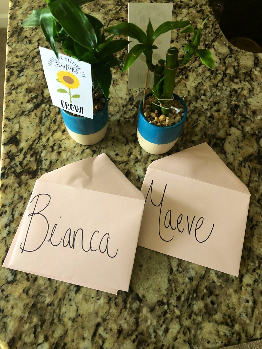 Thankful for teammates who always work to take care of others. Thanks sweet ladies! @mrsgassaway <a href="/MrsDickersonK/">Kelly Dickerson</a>