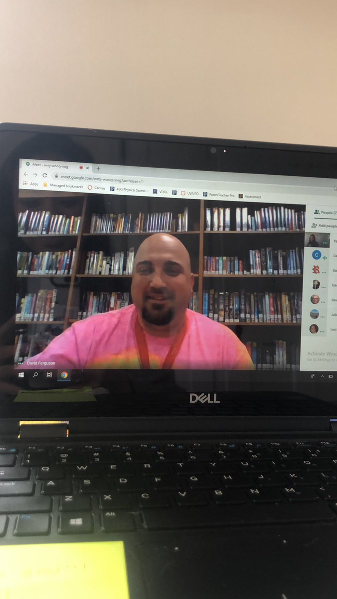 kbelfield02's tweet image. Friday w/ familiar faces 😍 can’t wait to see everyone Monday! @RHS_VAPrincipal @RHS_mszdjfox  @MrzB_Counselor #BeARaider #techteaching