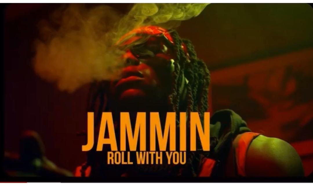 theonlypraiz's tweet photo. This #WhoIsJammin that is trending is actually a music artists ๐ถ, make we see wetin him dy sing
https://t.co/xj4VyMFTph https://t.co/kavr7ot1bK