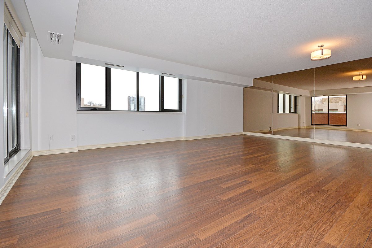 ellidavis's tweet photo. New Listing! Forest Hill - Reno'd 2 Bdrm + Den w/Open Balcony For Lease in Luxury Boutique Building! Incl Parking + Locker, Access To Superb Amenities. Walk To Village Shops, Parks, TTC. Avail Immediately. https://t.co/pnUbDYCtIf #TorontoRealEstate #ElliDavisCondos #RLP #ForRent https://t.co/K07HaVldsc