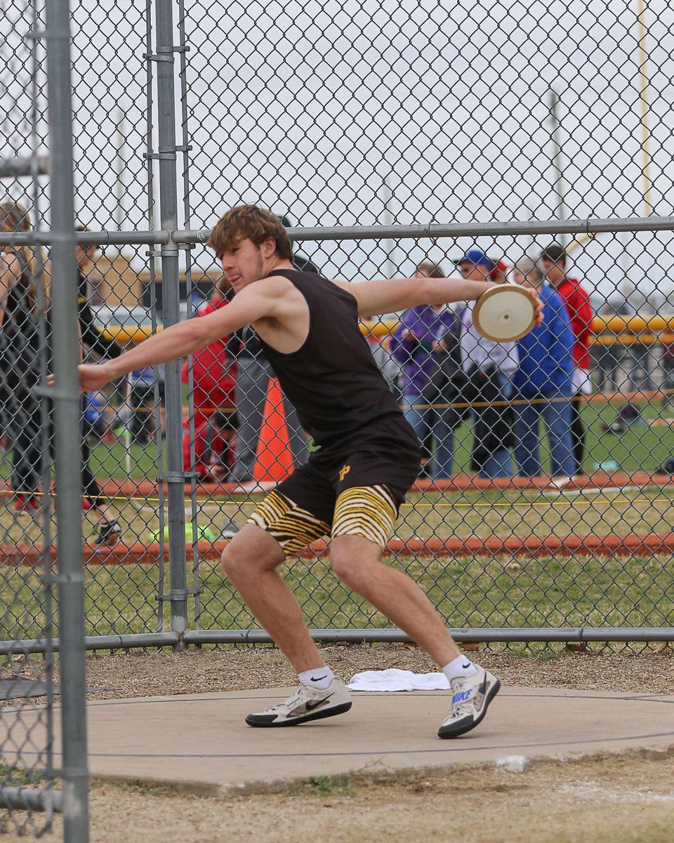 rex_marek's tweet photo. Blessed and excited to announce I will be continuing my academic and athletic career at the University of Sioux Falls. Thank you to my mom and all the coaches who have helped me along the way. @USFTFCC #CooPride https://t.co/8ETzoFy435