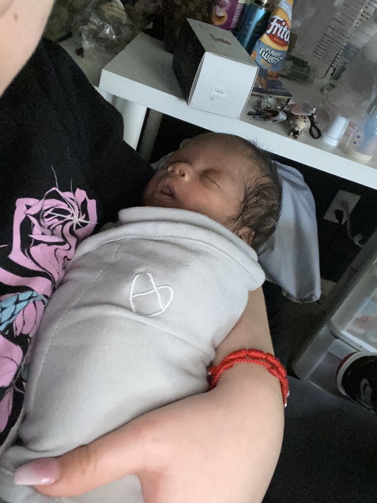 itsyannabihh's tweet photo. Baby Khai, I woke up this morning hoping that yesterday was just a dream, it was not too long ago that I babysat you for the first time and your mommy said I sucked but I never thought it would be my last. We love you so much. Fly high our beautiful guardian angel 👼🏽💙 https://t.co/UqcDIiqt8m