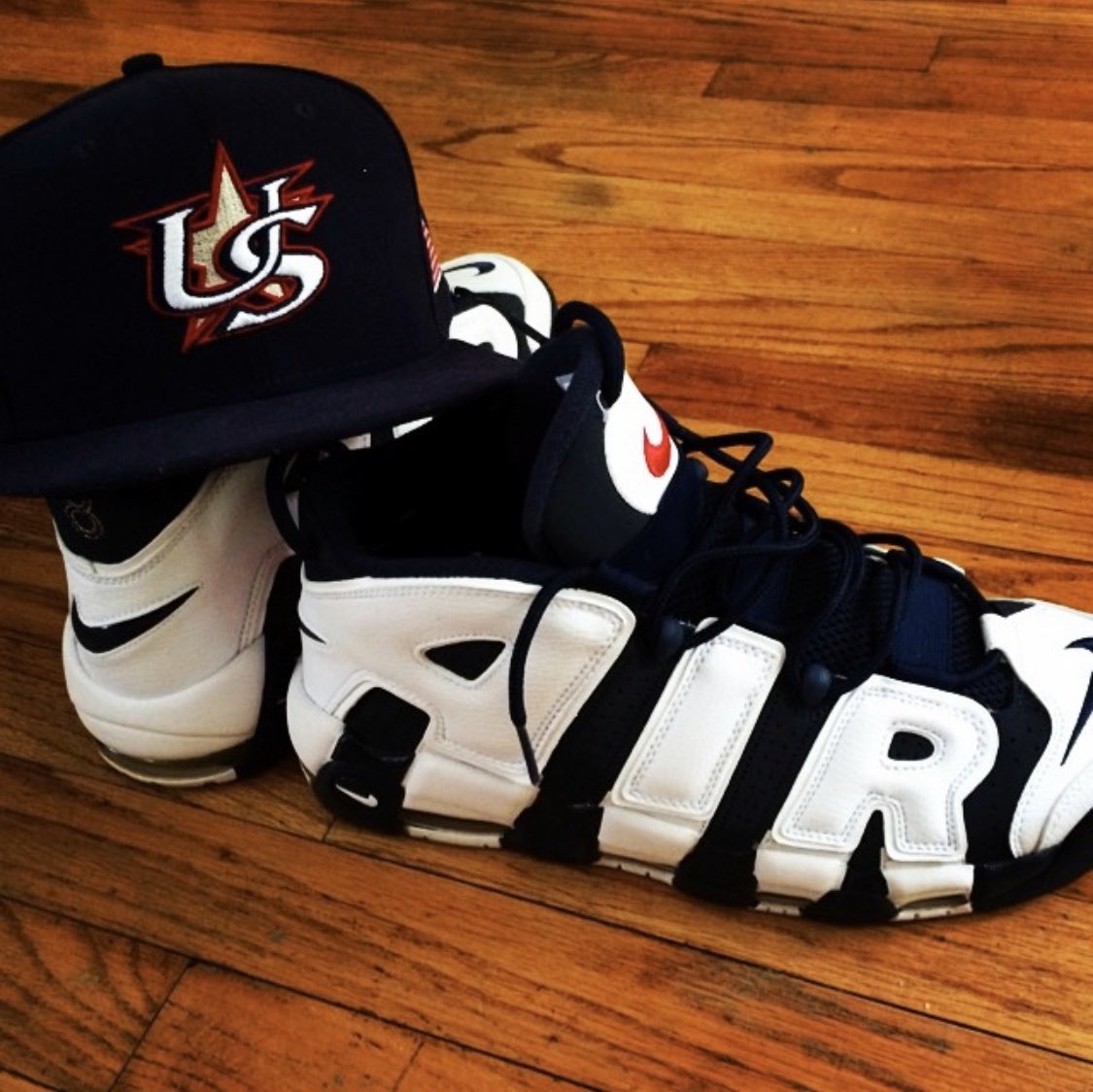 JChuchin7's tweet photo. @chicagobulls @ScottiePippen Nike Air More Uptempo Olympic https://t.co/eFmrxQr0LK