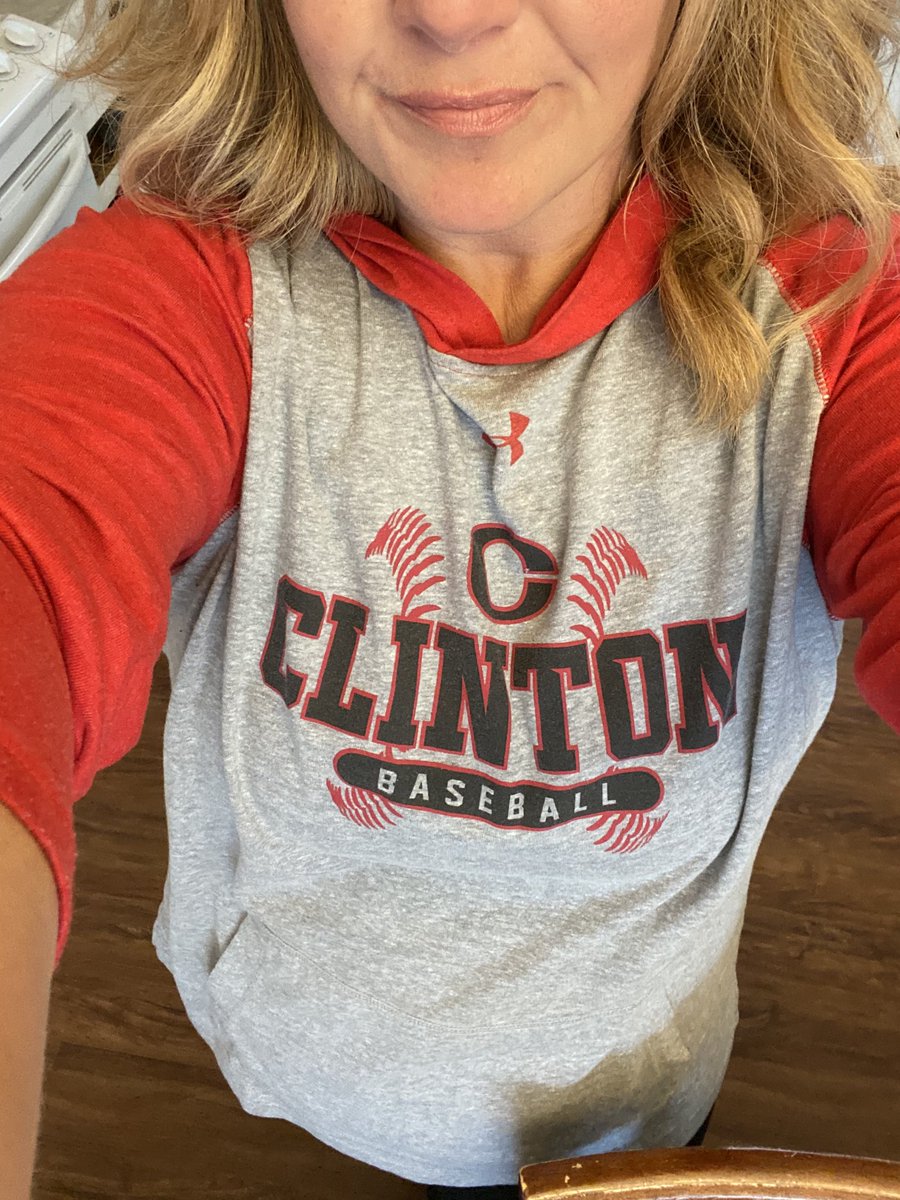 CaraHoly's tweet image. Can we fast forward to June please? #spiritweekchallenge ⁦@MrKuchCHS⁩ ⁦@CHSROYALARMY⁩ ⁦@Clinton_RKings⁩