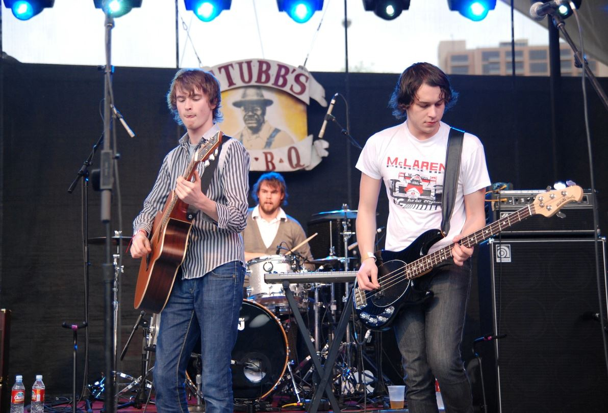 mummraofficial's tweet photo. 7 days. 
•
•
•
•
•
#festival #indiepop #newmusic #musicphotography #sxsw #indierock #soundcloud #indiemusic #musicfestival #concert #edm #mixtape #musiclife #universalmusic #concertphoto  #shesgotyouhigh #500daysofsummer #bestband  #bestmusicshots #summer  #mummra https://t.co/sOp2iq6mhT