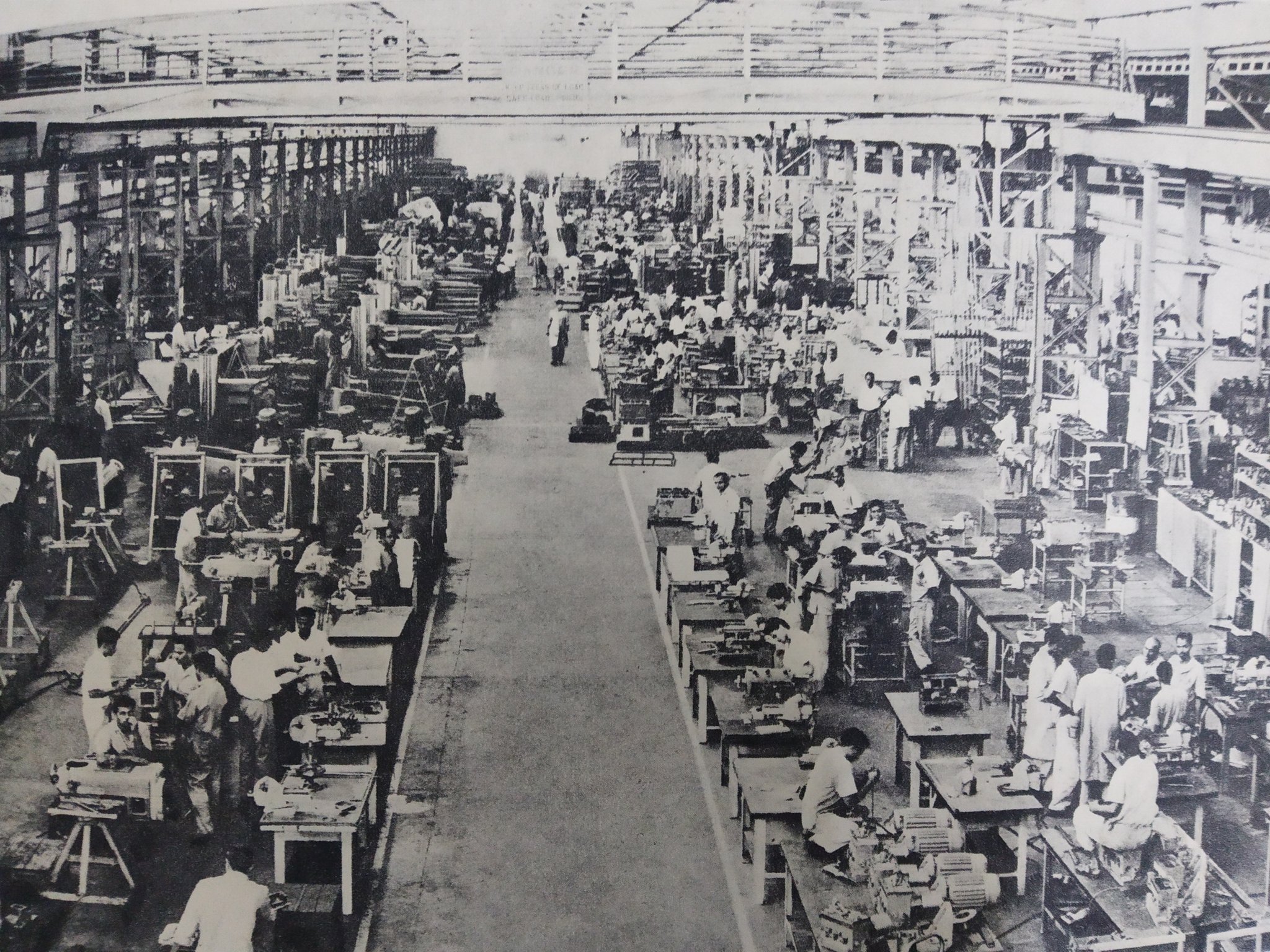 indianhistorypics on Twitter: "1970s :: Shop Floor of H.M.T Factory,  Bangalore… "