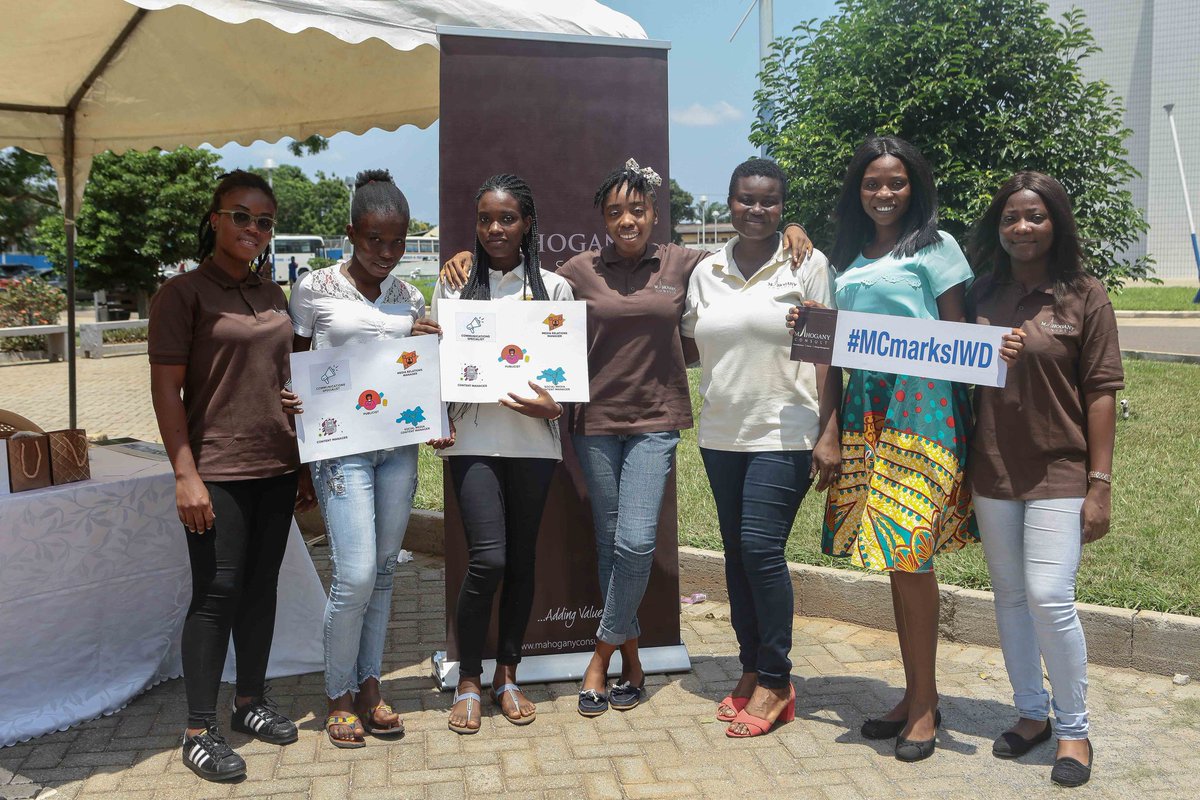 MahoganyConsult's tweet photo. Thank you to the Communications Students Association (COMMSA) of the @UPSAGhana for the exciting and insightful time with students. 

#MahoganyConsult #PR #AddingValue #Mentorship #NextGenerationPR https://t.co/N0ug3IEiz7
