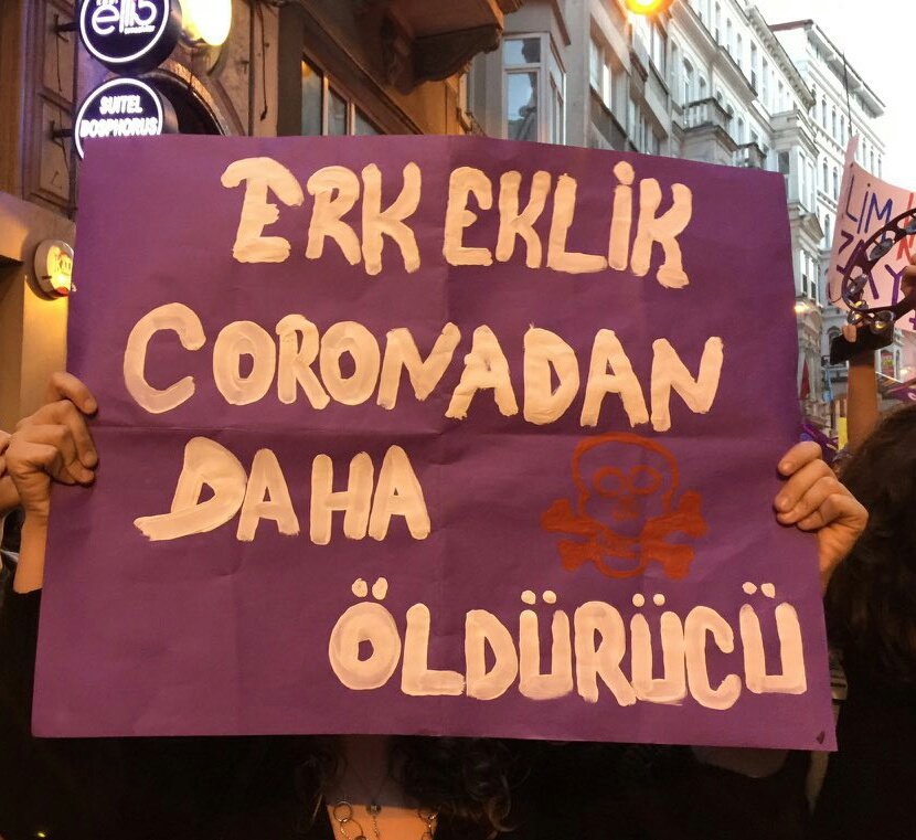 Evleniyor öldürüyorsunuz, Boşanıyor öldürüyorsunuz, Dışarı çıkıyor öldürüyorsunuz, Evde öldürüyorsunuz, Seviyor öldürüyorsunuz, Sevmiyor öldürüyorsunuz, Aşık oluyor öldürüyorsunuz, Aşık oluyorsunuz yine öldürüyorsunuz...
#rize