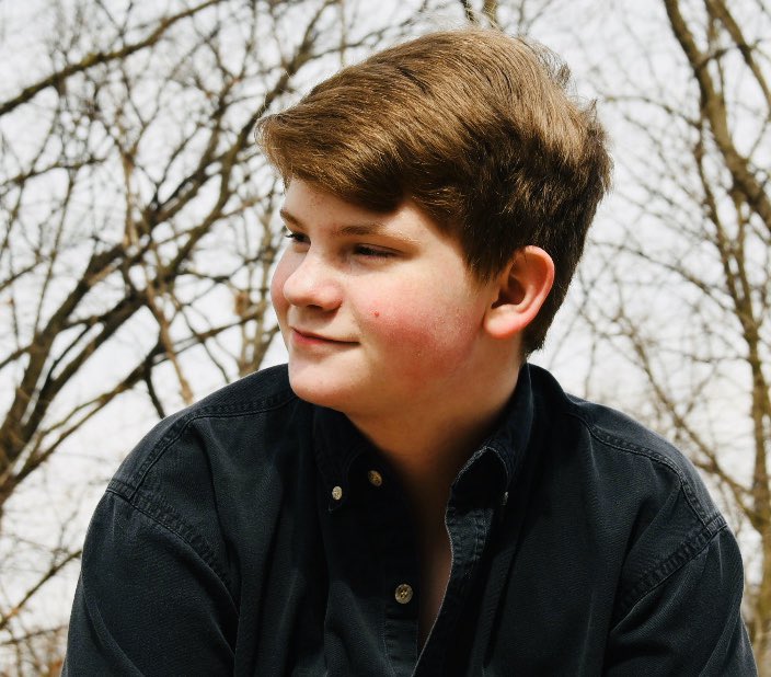 michaelmucha75's tweet photo. School Picture Day at home!   #COVID19 #schoolpictures #stayathome #shelterinplace #homeschoolpictures #brooksmiddleschool #bmsbulldogs #7thgradepics #bolingbrook https://t.co/ULSVIdUVoc